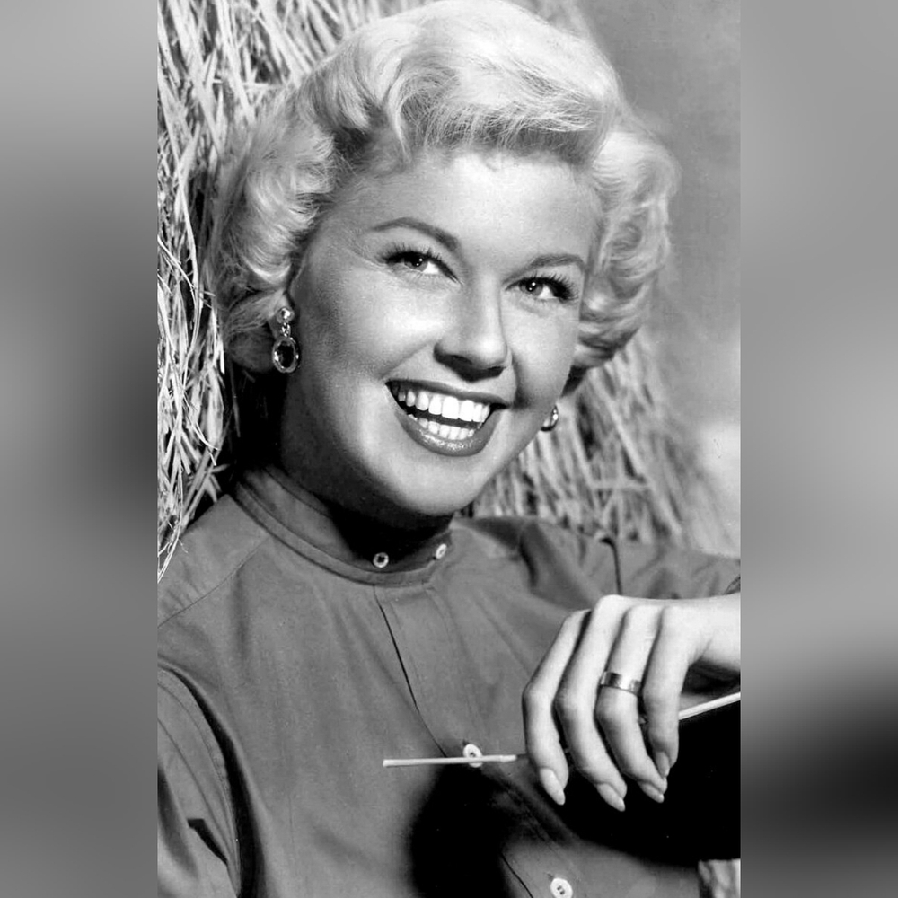 🌟 🎭 💍💄A Tribute to Beautiful Women of the Past! ✨️♥️🌹👠💎📿 - Picture 13 of 16